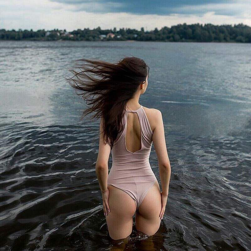 Шикарная голая исландская девушка на фото