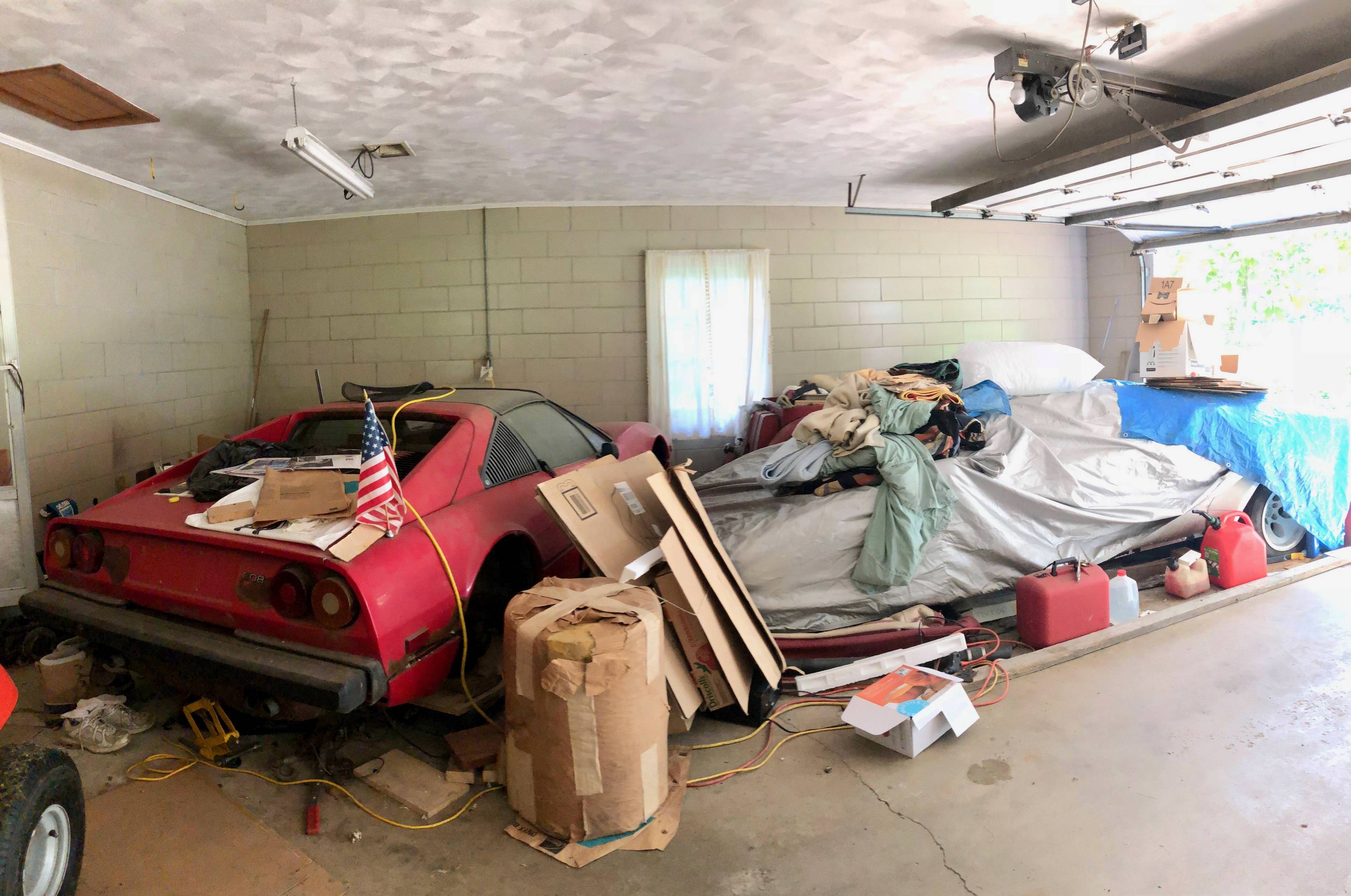 Эксклюзивные автомобили найденные в гаражах