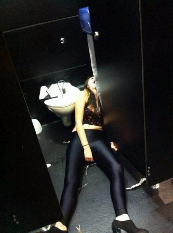 Пьяная Секс В Клубном Туалете