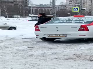 Обдолбаный таксист Санкт-Петербург.