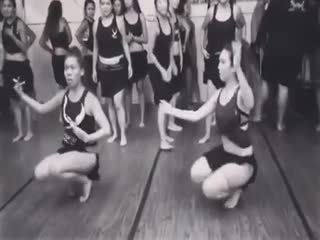 Тренировка танцоров на Таити