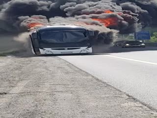 видео сгоревшего автобуса в Подмосковье