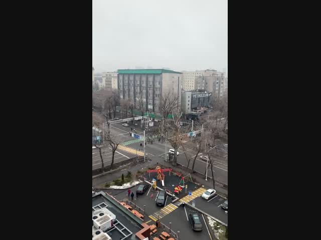 Bидео с беспорядками на улицах Алматы во время митингов в начале января