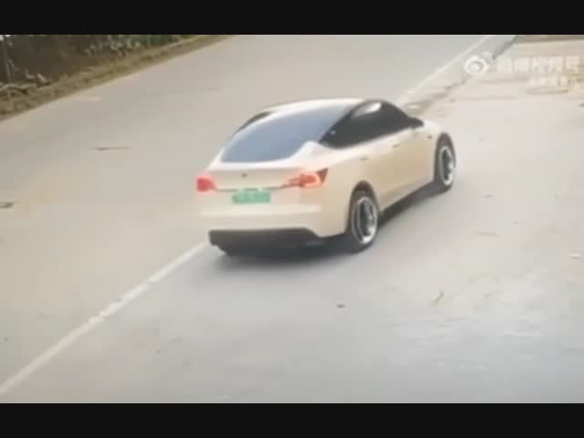Сбой в машине Tesla