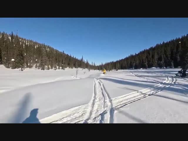 Снегокатчик упал в ручей. Не навсегда