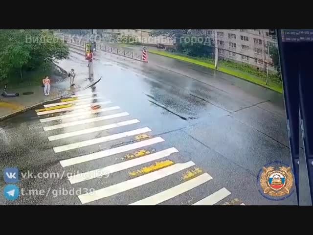 В упор не видят! Российские автомобилисты не любят уступать дорогу ни мотоциклистам, ни велосипедистам