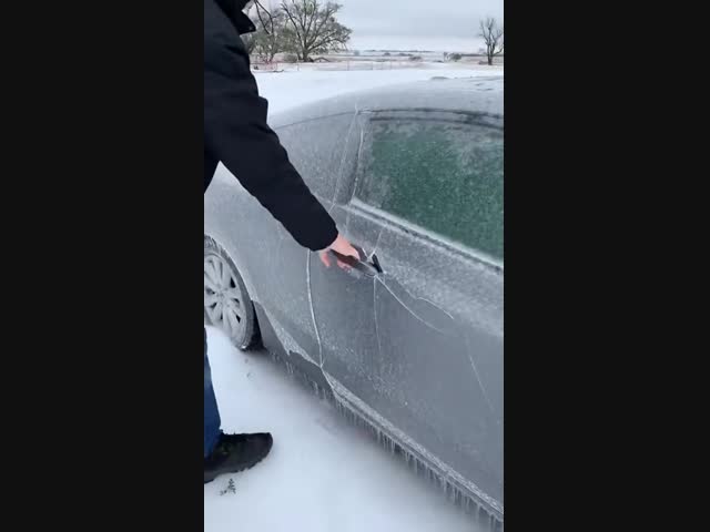 Зима пришла. Автомобили начали сбрасывать кожу