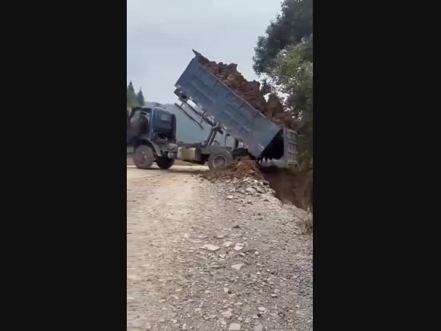 Видимо, водитель плохо учил физику в школе...